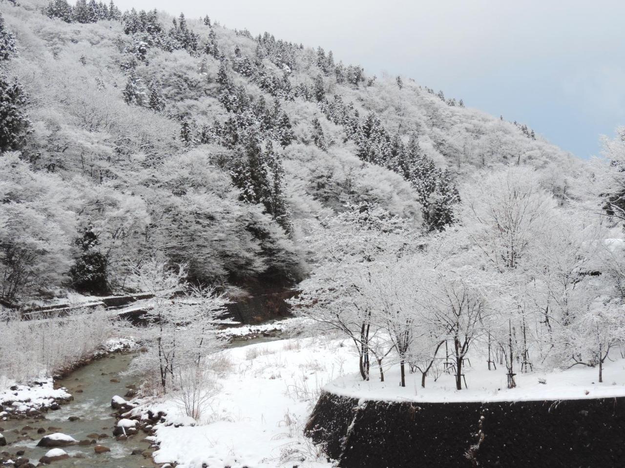 土湯温泉 やすらぎの宿 向瀧旅館 Fukushima  Eksteriør bilde