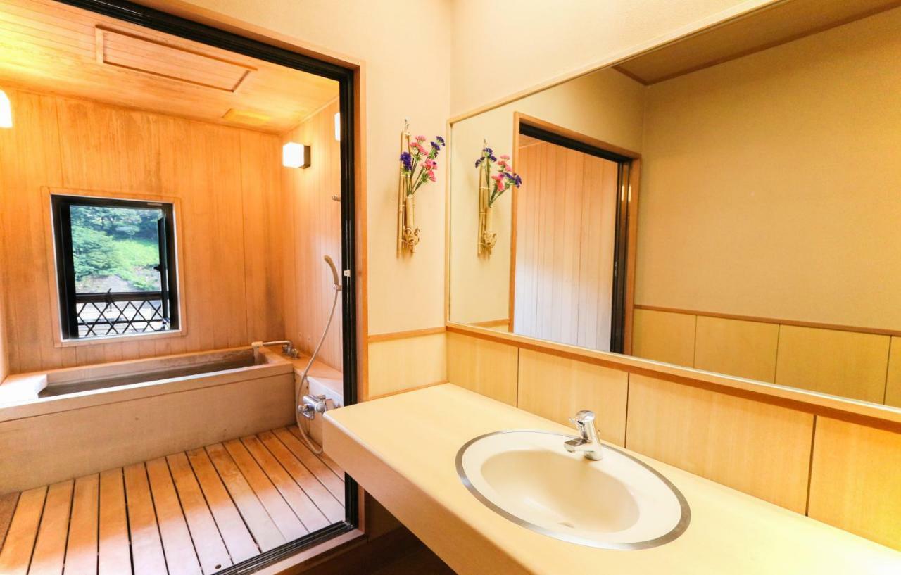 土湯温泉 やすらぎの宿 向瀧旅館 Fukushima  Eksteriør bilde