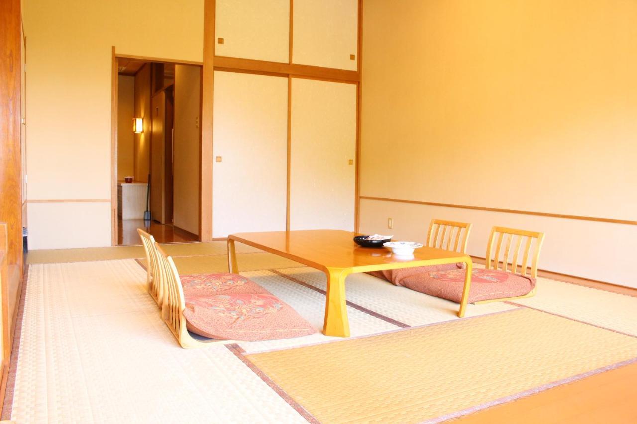土湯温泉 やすらぎの宿 向瀧旅館 Fukushima  Eksteriør bilde